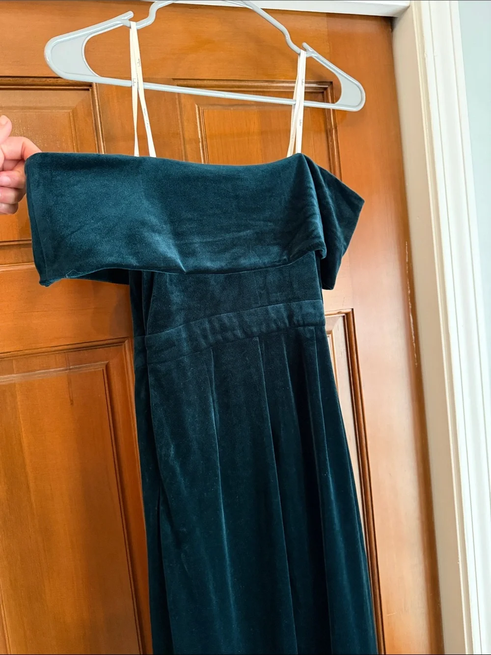 Lulu's Off-Shoulder Velvet Gown in Deep Green Emerald - Picture 5 of 5
